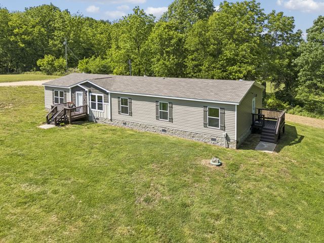 8079 Golf Club Rd, Mount Pleasant, TN 38474