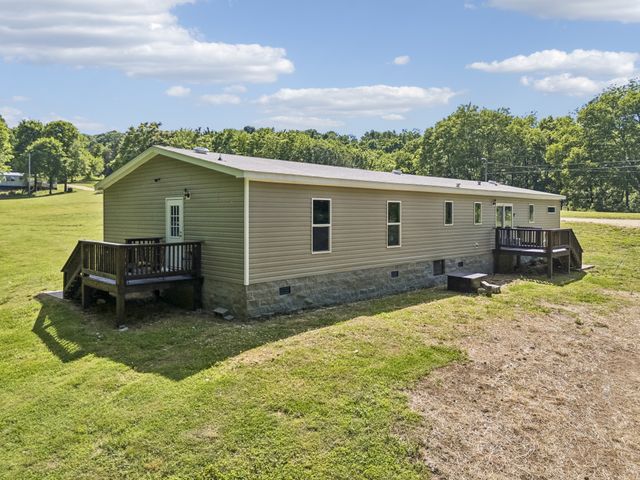 8079 Golf Club Rd, Mount Pleasant, TN 38474