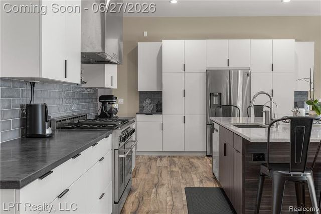 5029 Forest Valley Drive, Clarkston, MI 48348