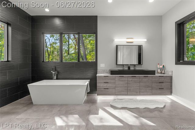 5029 Forest Valley Drive, Clarkston, MI 48348