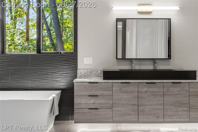 5029 Forest Valley Drive, Clarkston, MI 48348