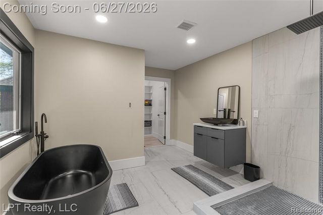 5029 Forest Valley Drive, Clarkston, MI 48348