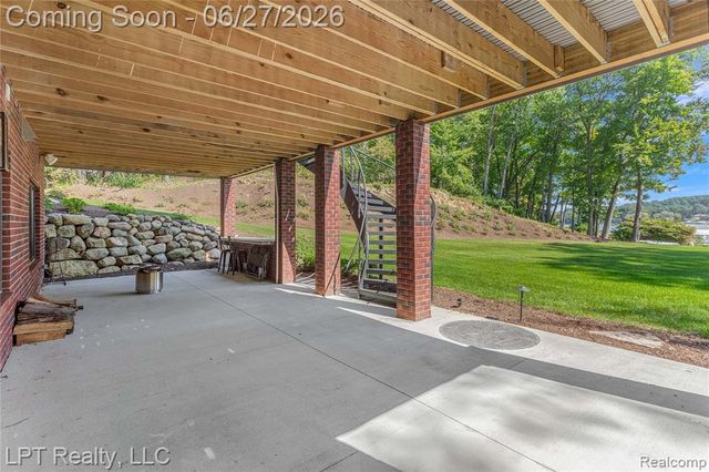 5029 Forest Valley Drive, Clarkston, MI 48348