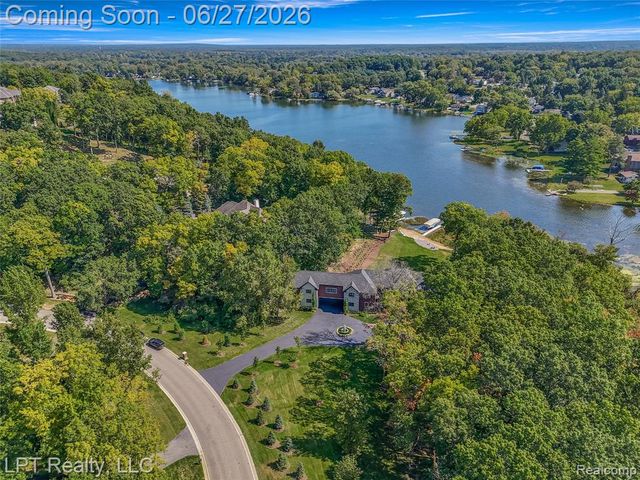 5029 Forest Valley Drive, Clarkston, MI 48348