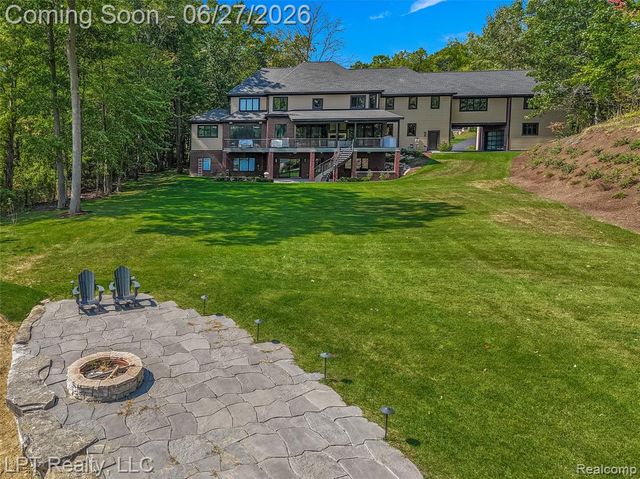 5029 Forest Valley Drive, Clarkston, MI 48348