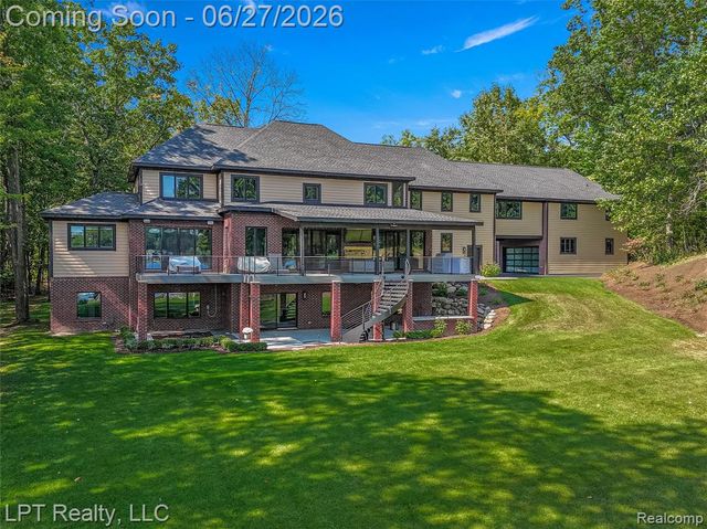 5029 Forest Valley Drive, Clarkston, MI 48348