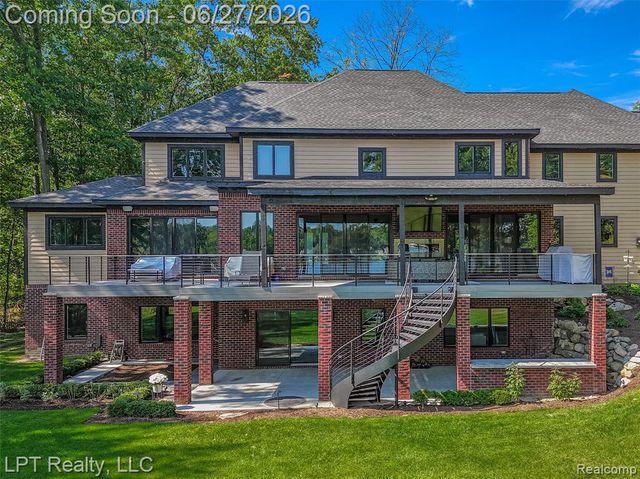 5029 Forest Valley Drive, Clarkston, MI 48348