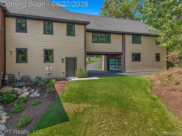 5029 Forest Valley Drive, Clarkston, MI 48348
