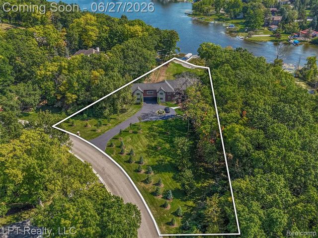 5029 Forest Valley Drive, Clarkston, MI 48348