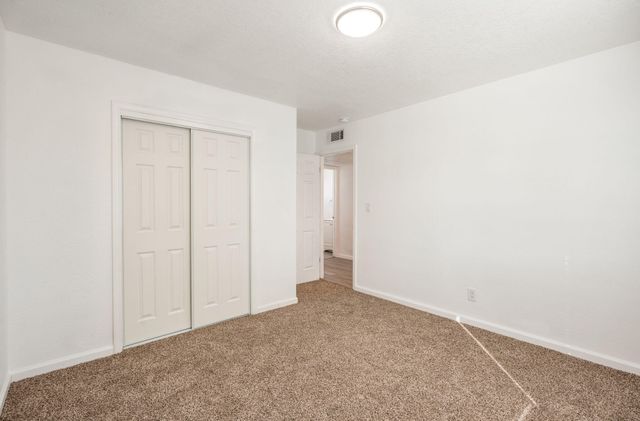 513 53rd Street SW, Albuquerque, NM 87105