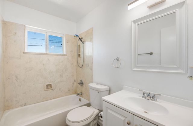 513 53rd Street SW, Albuquerque, NM 87105