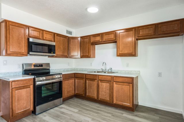 513 53rd Street SW, Albuquerque, NM 87105