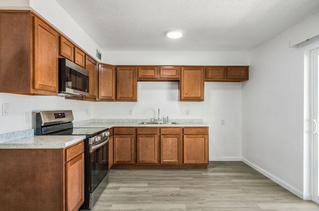 513 53rd Street SW, Albuquerque, NM 87105