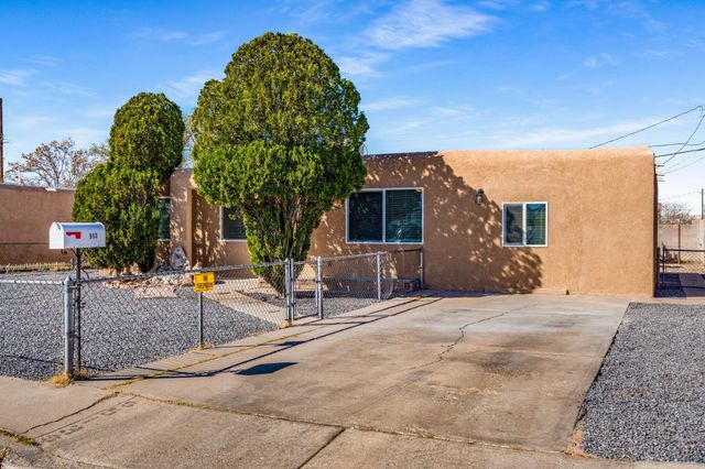 513 53rd Street SW, Albuquerque, NM 87105