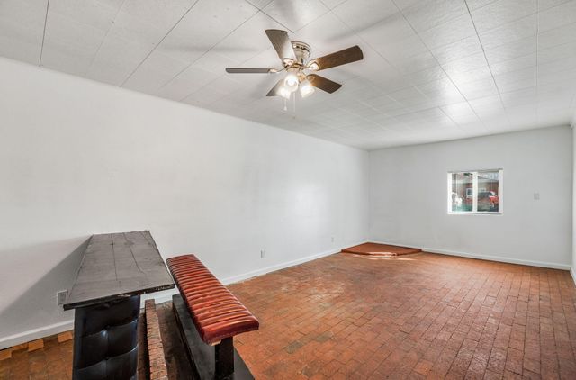 513 53rd Street SW, Albuquerque, NM 87105