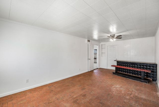 513 53rd Street SW, Albuquerque, NM 87105