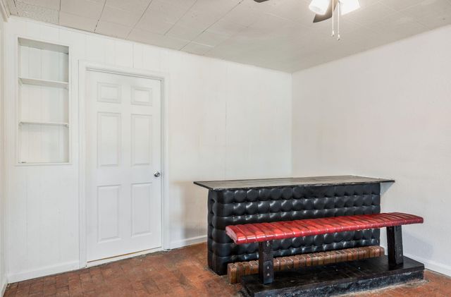 513 53rd Street SW, Albuquerque, NM 87105