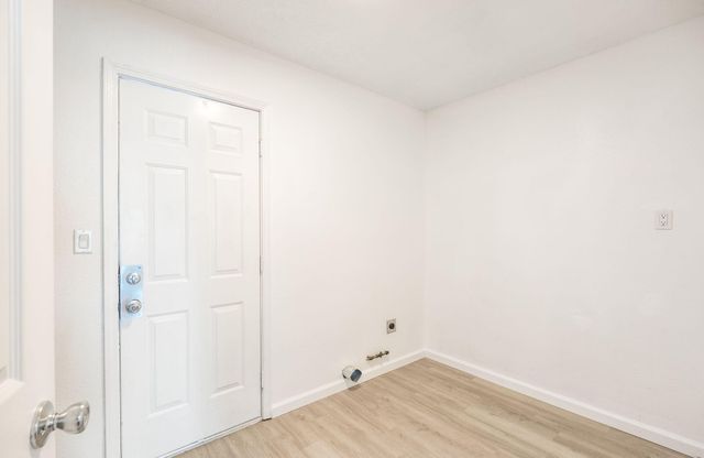 513 53rd Street SW, Albuquerque, NM 87105