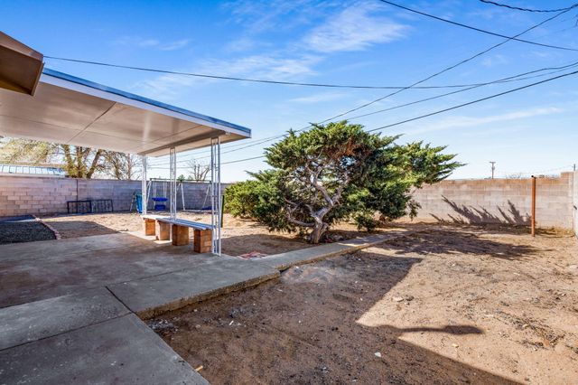 513 53rd Street SW, Albuquerque, NM 87105