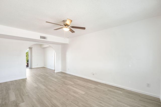 513 53rd Street SW, Albuquerque, NM 87105