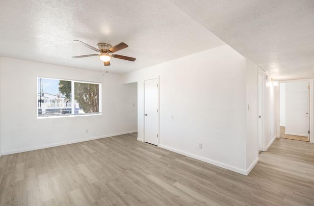 513 53rd Street SW, Albuquerque, NM 87105