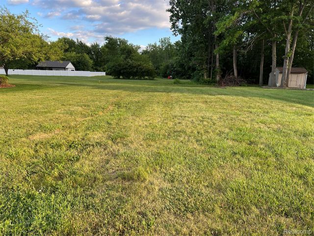 16689 Carter, Woodhaven, MI 48183