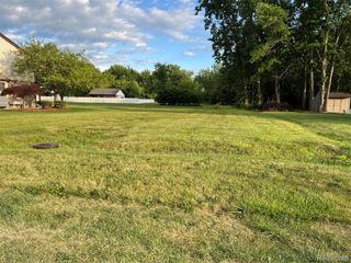 16689 Carter, Woodhaven, MI 48183