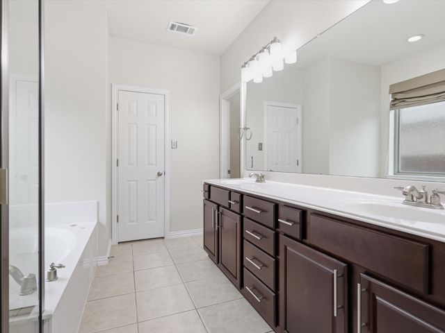 217 Cox Drive, Fate, TX 75087