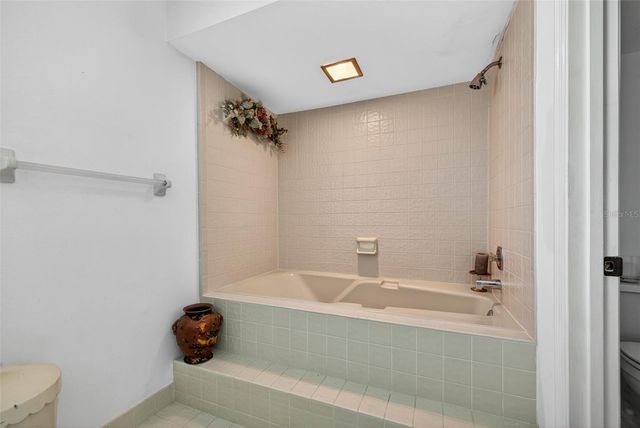 14820 14820 RUE DE BAYONNE APT 402, Clearwater, FL 33762