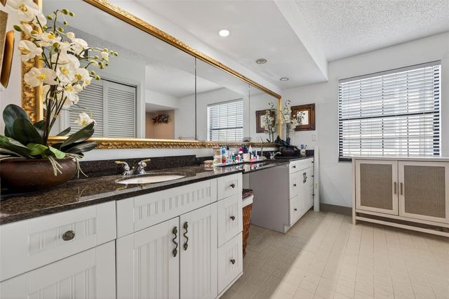 14820 14820 RUE DE BAYONNE APT 402, Clearwater, FL 33762