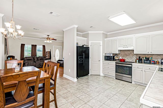 33755 Perkins Crossing Rd, Walker, LA 70785