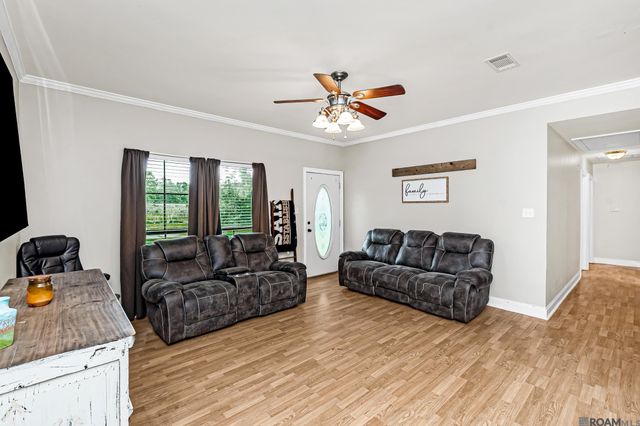 33755 Perkins Crossing Rd, Walker, LA 70785