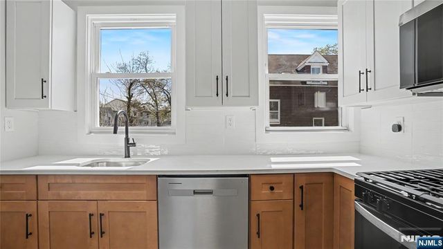 158 15th Street, East Orange, NJ 07017