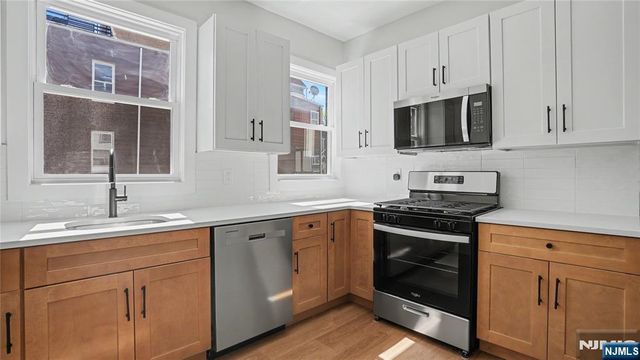 158 15th Street, East Orange, NJ 07017