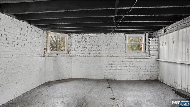 158 15th Street, East Orange, NJ 07017