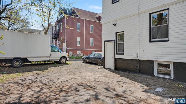 158 15th Street, East Orange, NJ 07017