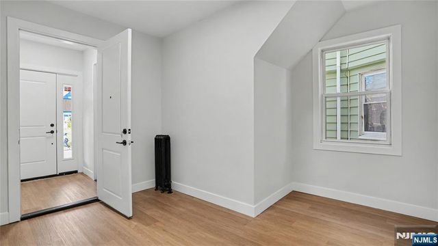 158 15th Street, East Orange, NJ 07017