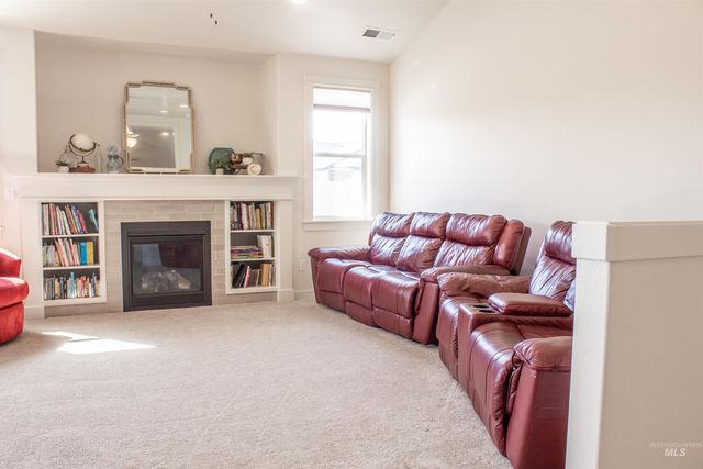 2718 Whispering Pine Dr, Twin Falls, ID 83301