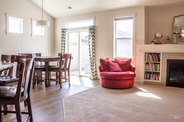 2718 Whispering Pine Dr, Twin Falls, ID 83301