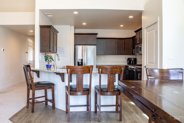 2718 Whispering Pine Dr, Twin Falls, ID 83301