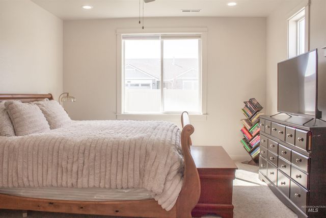 2718 Whispering Pine Dr, Twin Falls, ID 83301