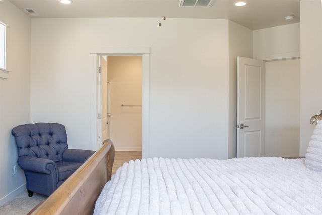 2718 Whispering Pine Dr, Twin Falls, ID 83301