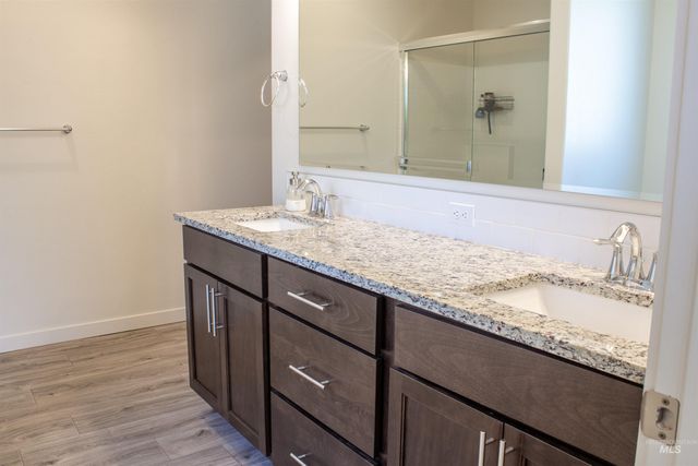 2718 Whispering Pine Dr, Twin Falls, ID 83301