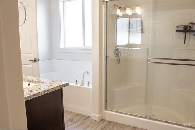 2718 Whispering Pine Dr, Twin Falls, ID 83301