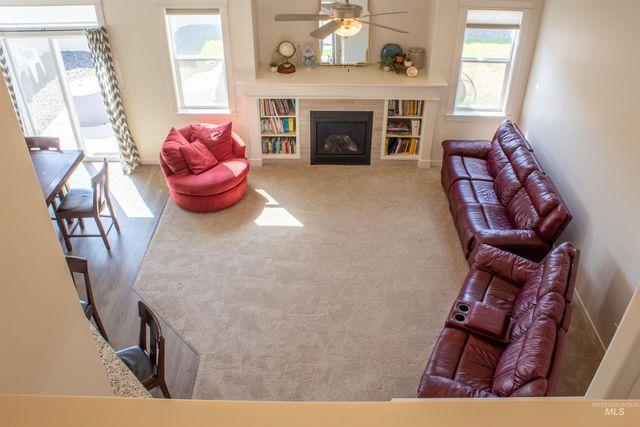 2718 Whispering Pine Dr, Twin Falls, ID 83301