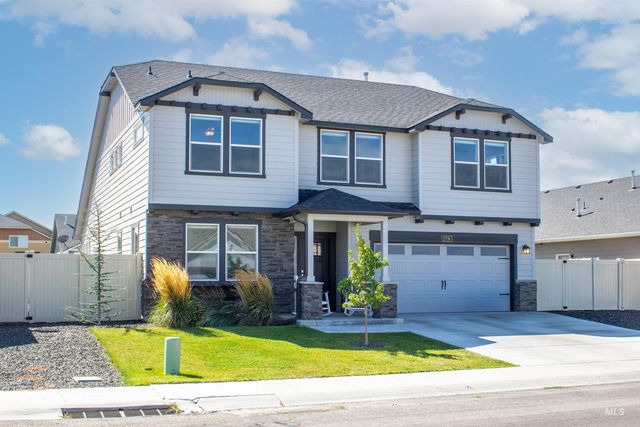 2718 Whispering Pine Dr, Twin Falls, ID 83301