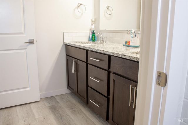 2718 Whispering Pine Dr, Twin Falls, ID 83301