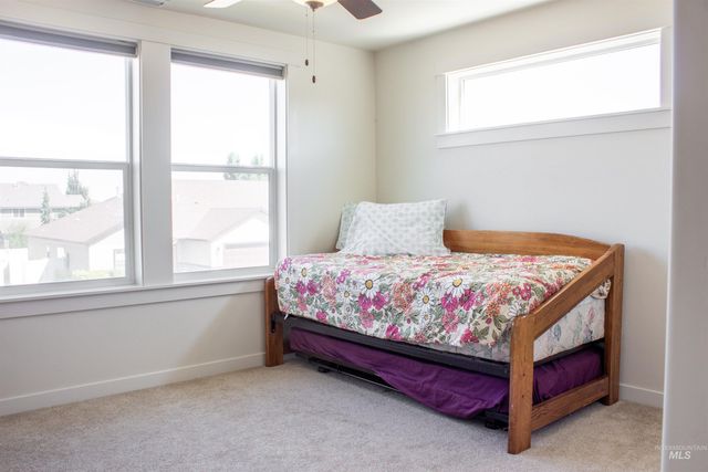 2718 Whispering Pine Dr, Twin Falls, ID 83301