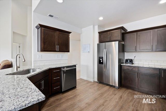 2718 Whispering Pine Dr, Twin Falls, ID 83301