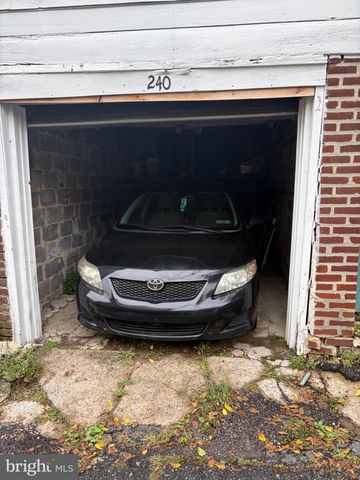 240 LYNN BLVD N, Upper Darby, PA 19082